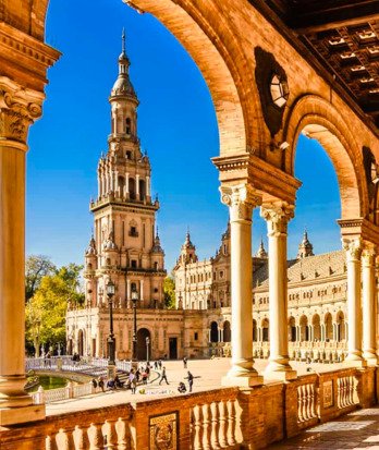 Plaza de España in Seville in the sunshine