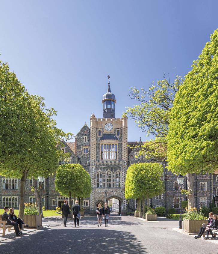  Pupils walking through the Quad up from the Cairns Tower 