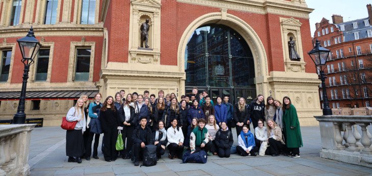  Pupils in the Chamber Choir performing in 'Earth Wonder' at Royal Albert Hall 